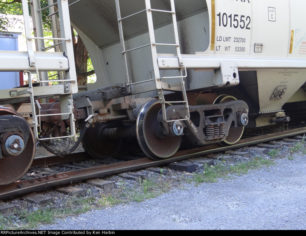 Wheels on the ground. MBKX 101552